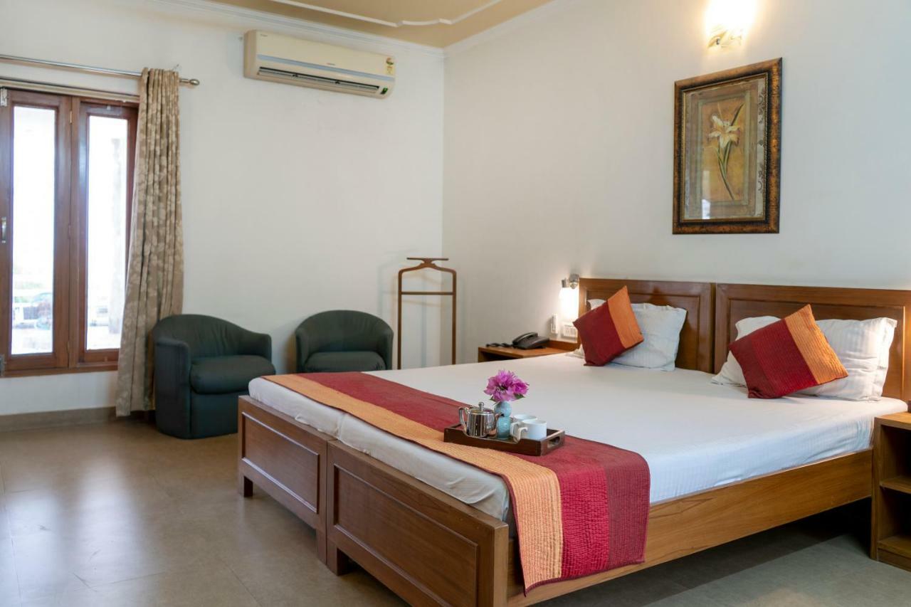 ג'איפור Giri Homestay By Vista Rooms מראה חיצוני תמונה